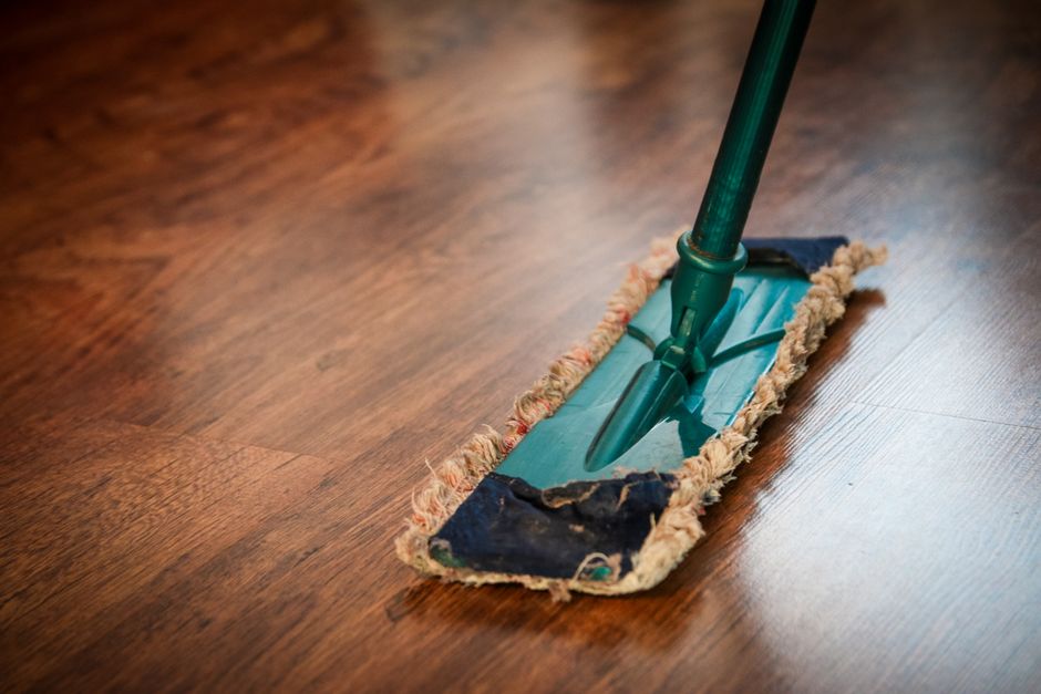 Entretenir un parquet huilé sans le décaper